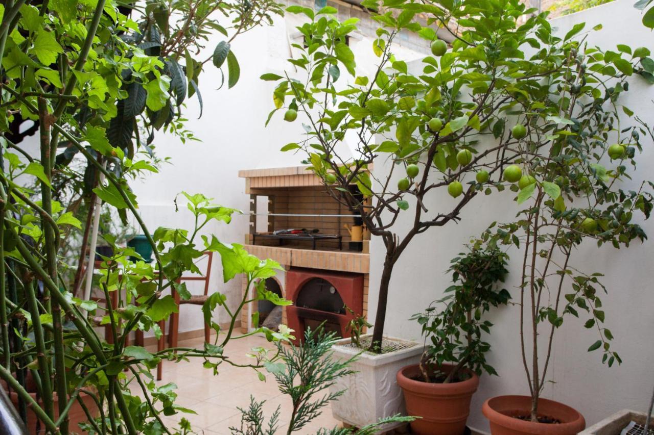 Psyri Neoclassical House With Yard Atena Exterior foto