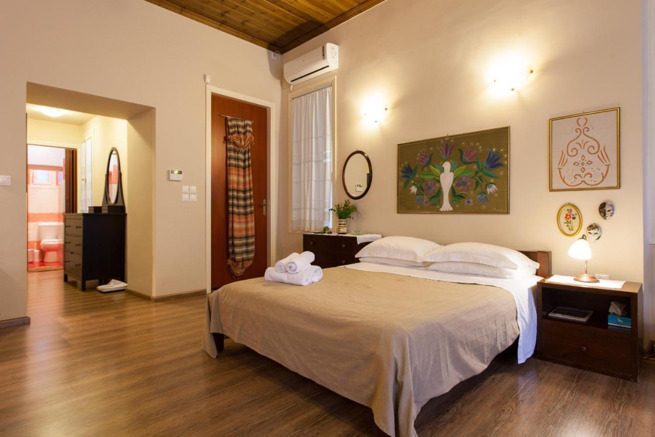 Psyri Neoclassical House With Yard Atena Exterior foto